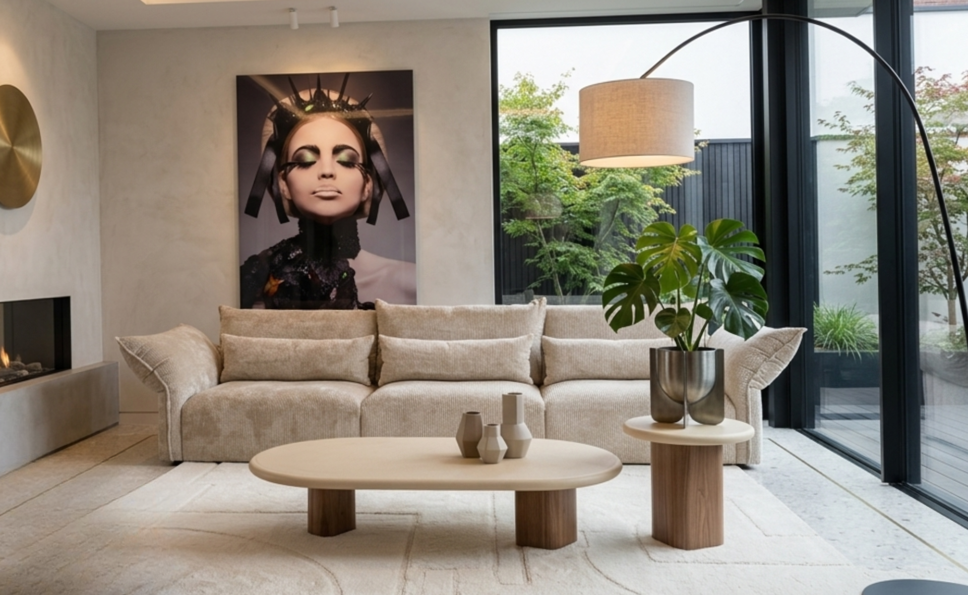 Paul Rogers Comodo Salon